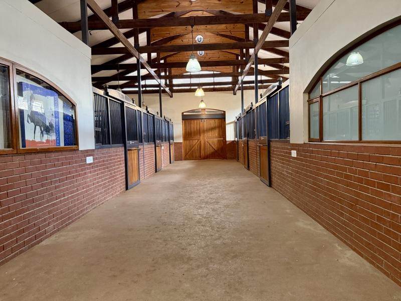 5 Bedroom Property for Sale in Clarens Free State